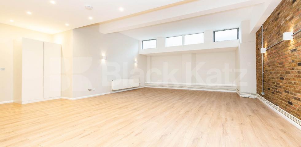 			WAREHOUSE CONVERSION IN ANGEL-OLD STREET-SHOREDITCH, 1 Bedroom, 1 bath, 1 reception Flat			 EAGLE HOUSE-EAGLE WHARF ROAD, ANGEL-OLD STREET-SHOREDITCH